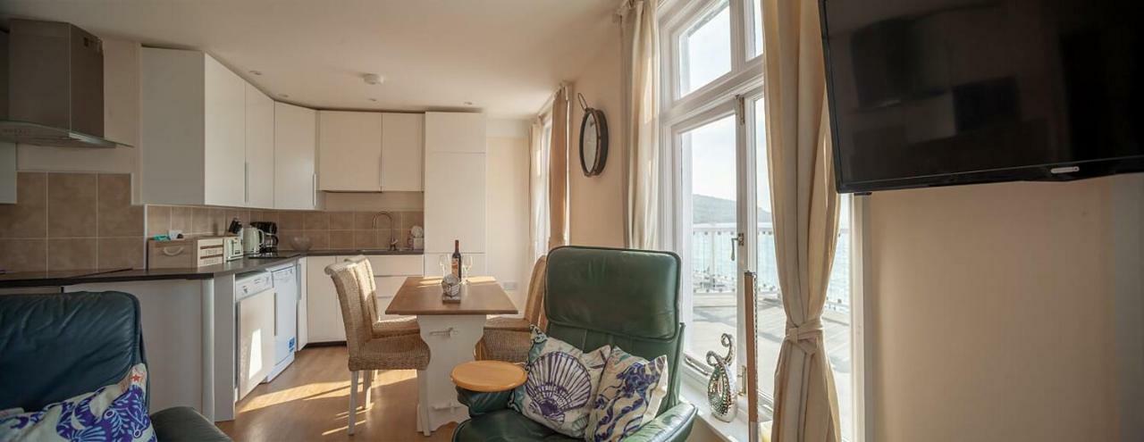 Garden Apartment, 1 Pilots Point Totland Eksteriør bilde